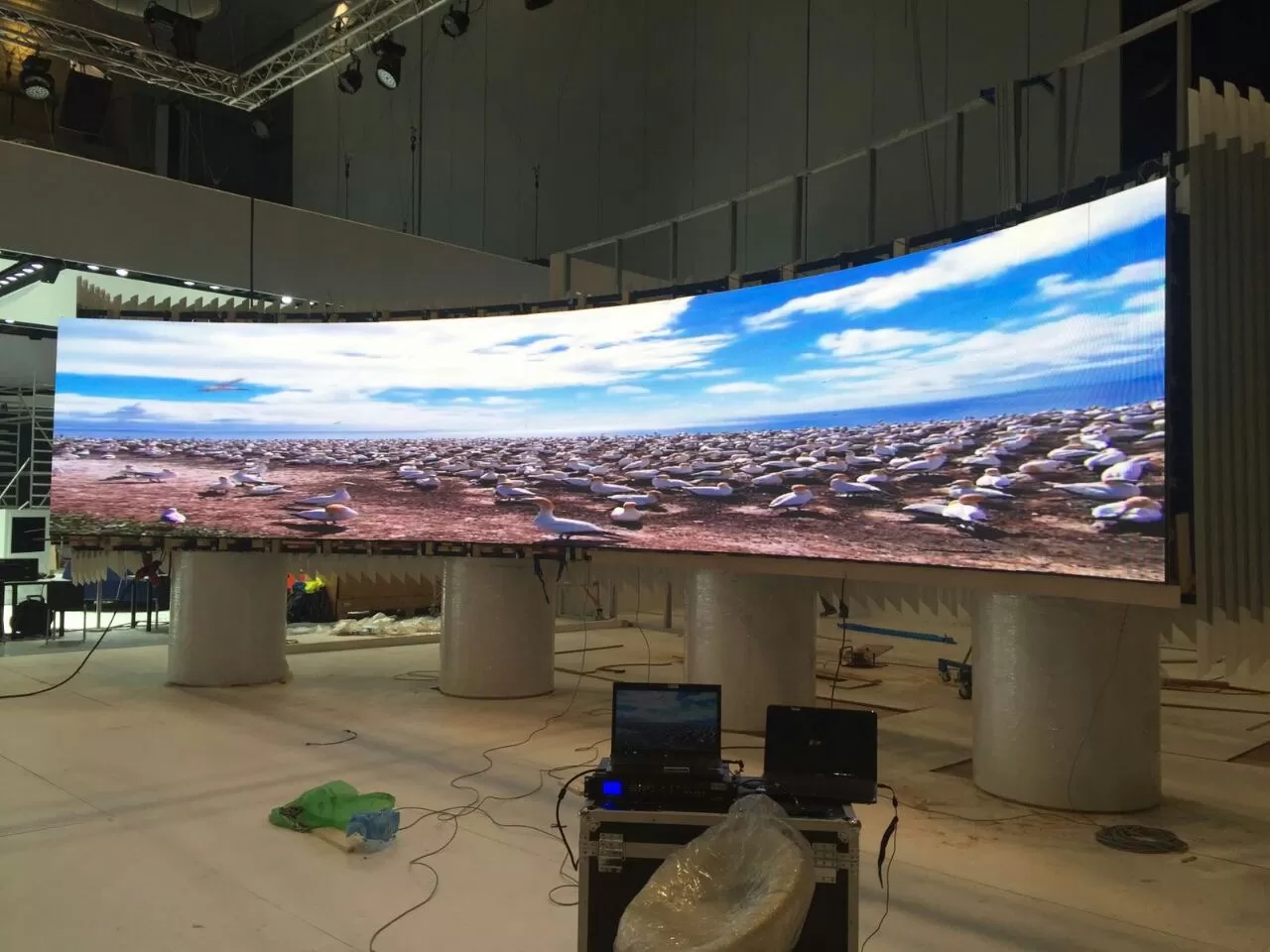 P3.91 Indoor Curved LED Screen in Qatar 2016